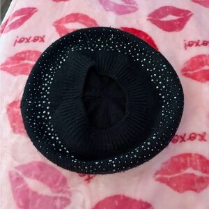 Express Black/Silver Knit Beret Hat